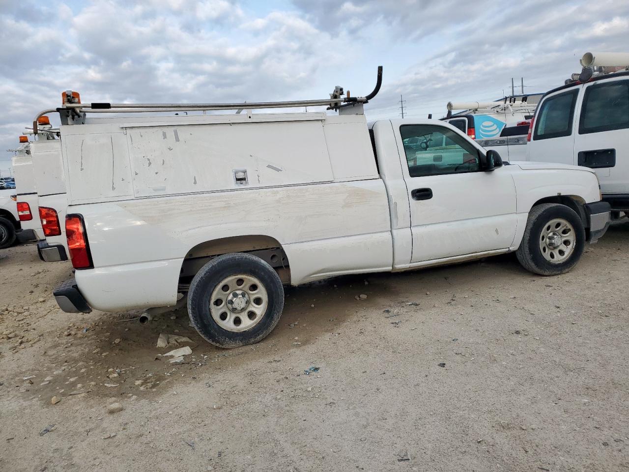 2006 Chevrolet Silverado C1500 - Image 3