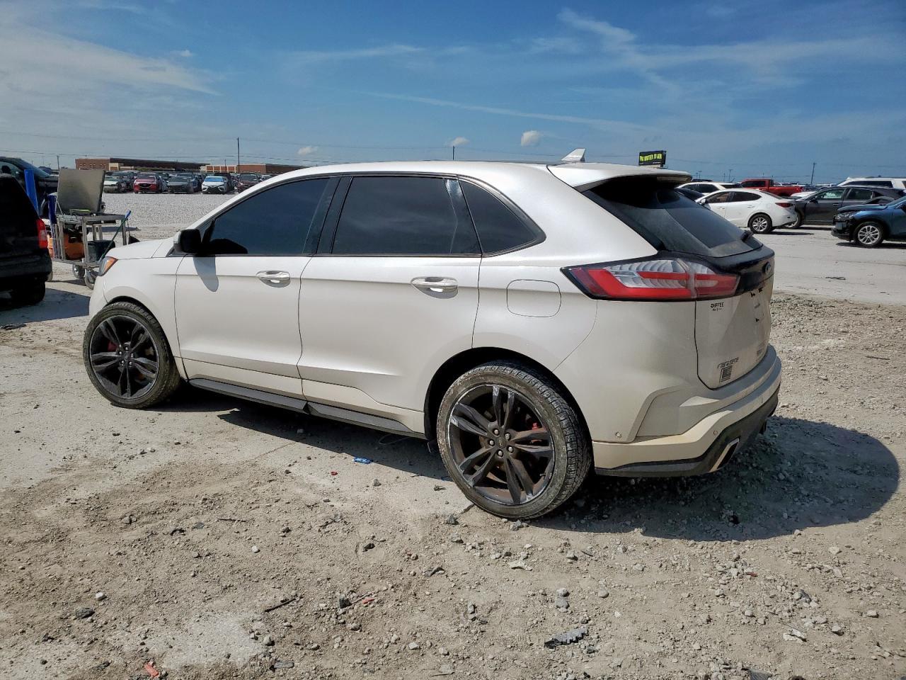 2019 Ford Edge St - Image 2