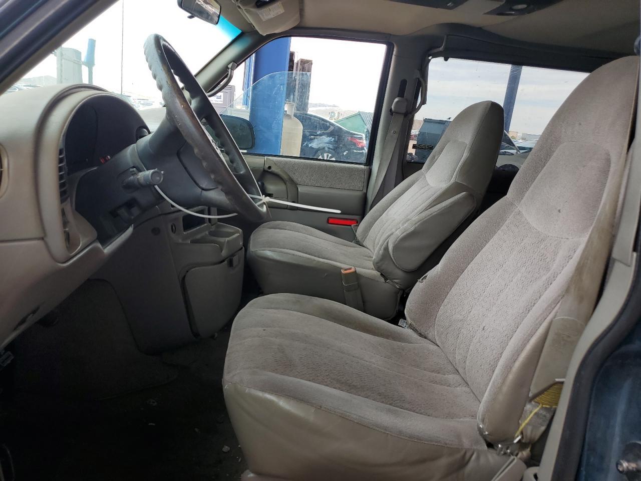 2002 Chevrolet Astro - Фото 7