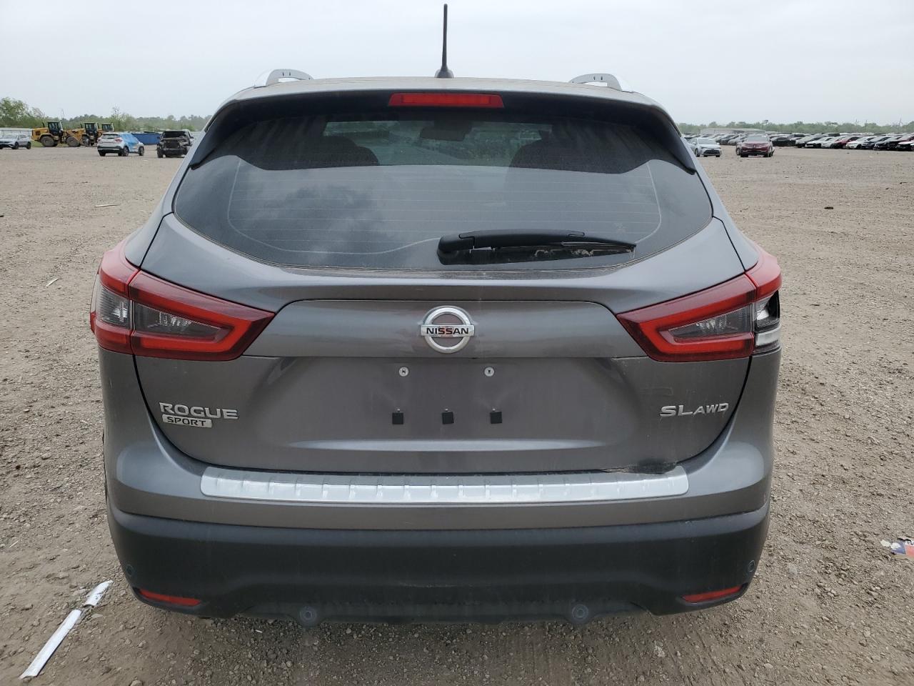 2022 Nissan Rogue Sport Sl - Image 6