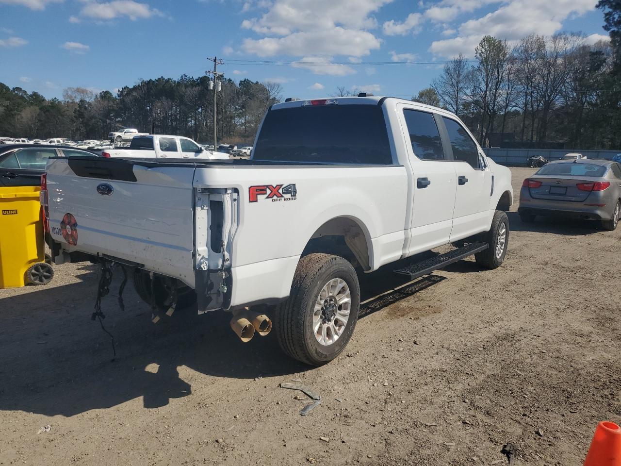 2022 Ford F250 Super Duty - Фото 3