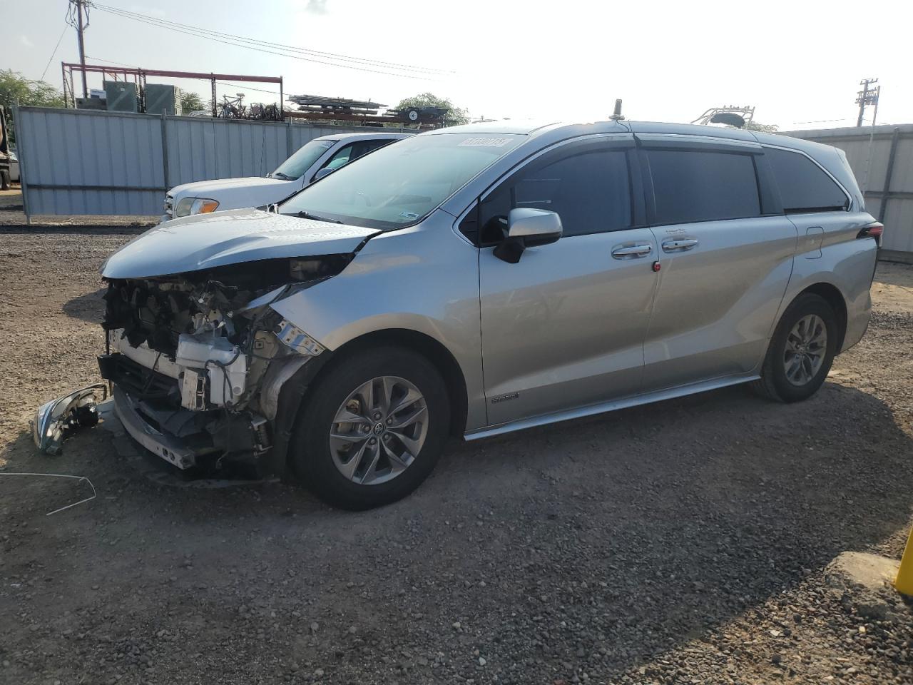 2021 Toyota Sienna Le