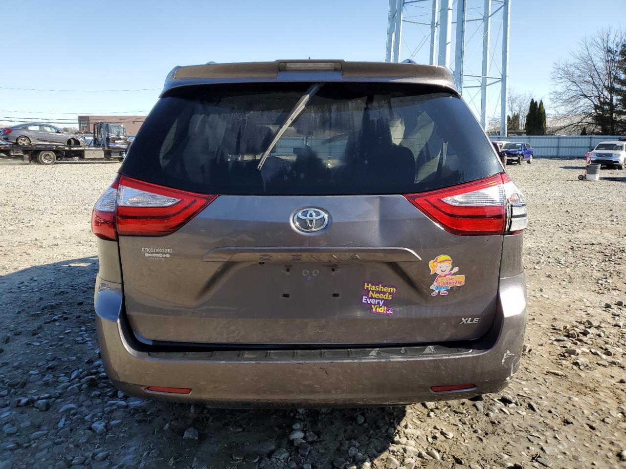 2019 Toyota Sienna Xle - Image 6
