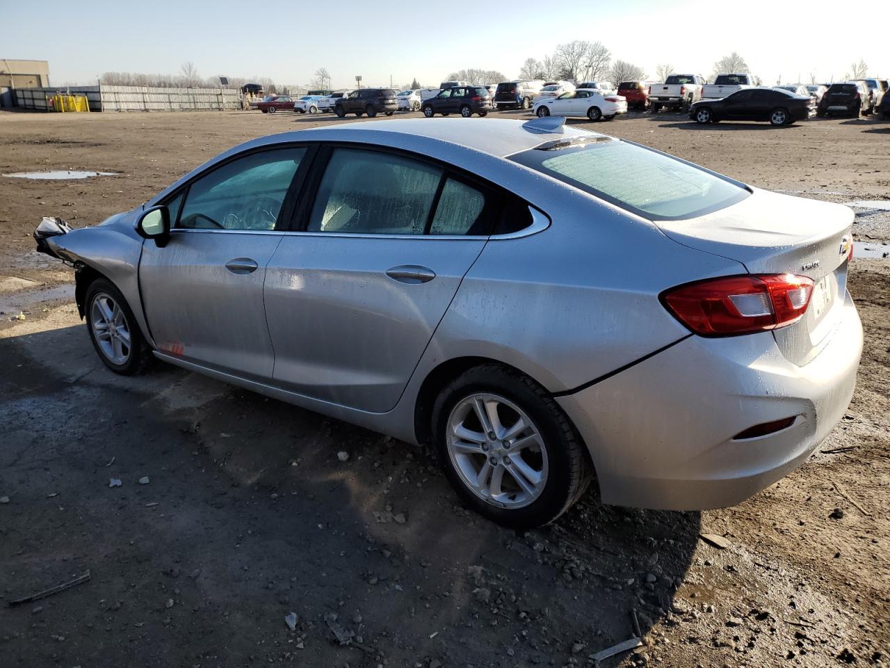2018 Chevrolet Cruze Lt - Image 2