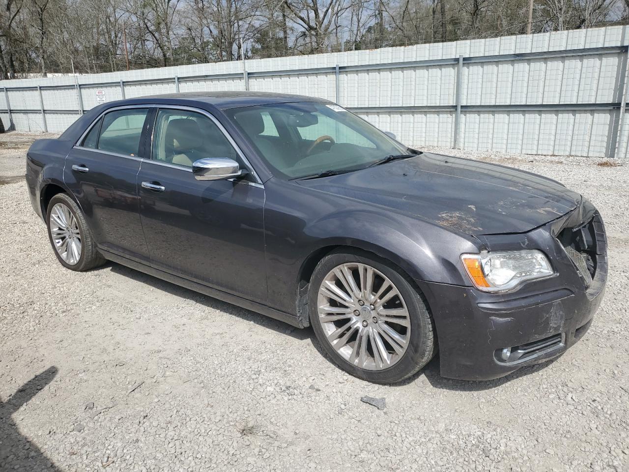 2013 Chrysler 300C - Image 4
