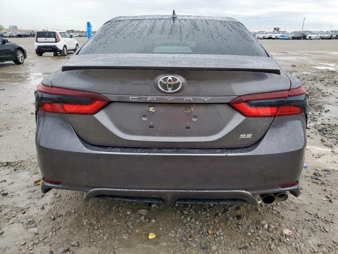 2021 Toyota Camry Se - Фото 6