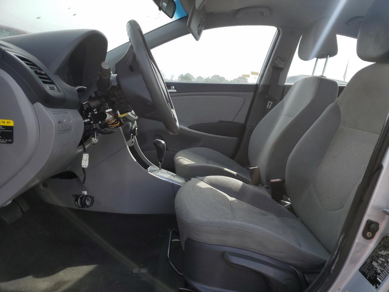 2012 Hyundai Accent Gls - Фото 7