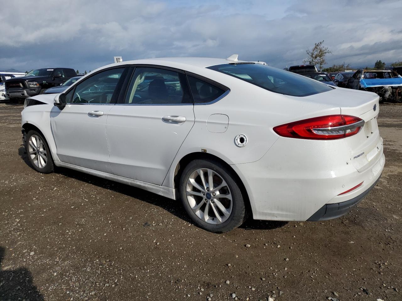 2020 Ford Fusion Se - Фото 2