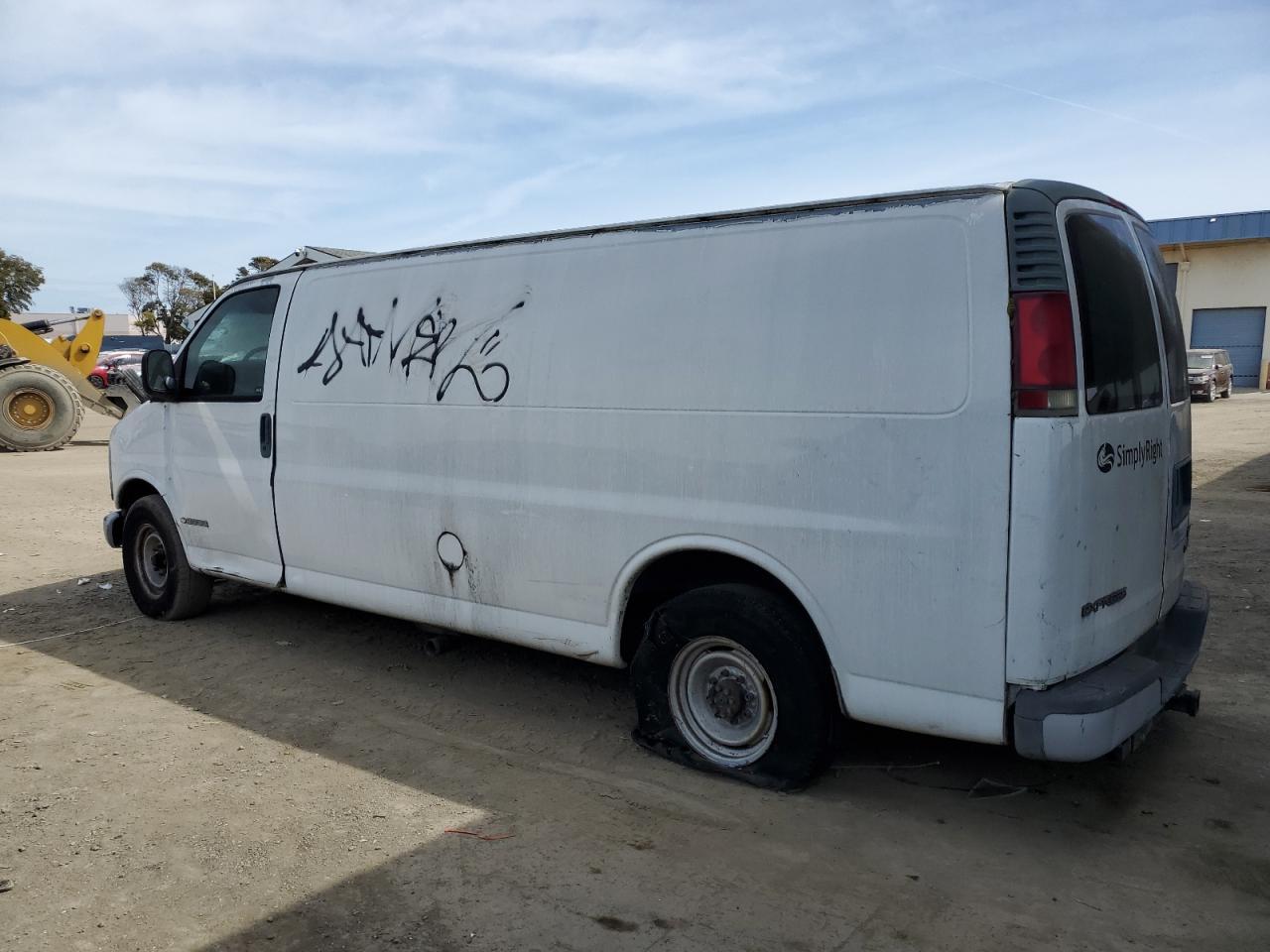 2002 Chevrolet Express G3500 - Фото 2