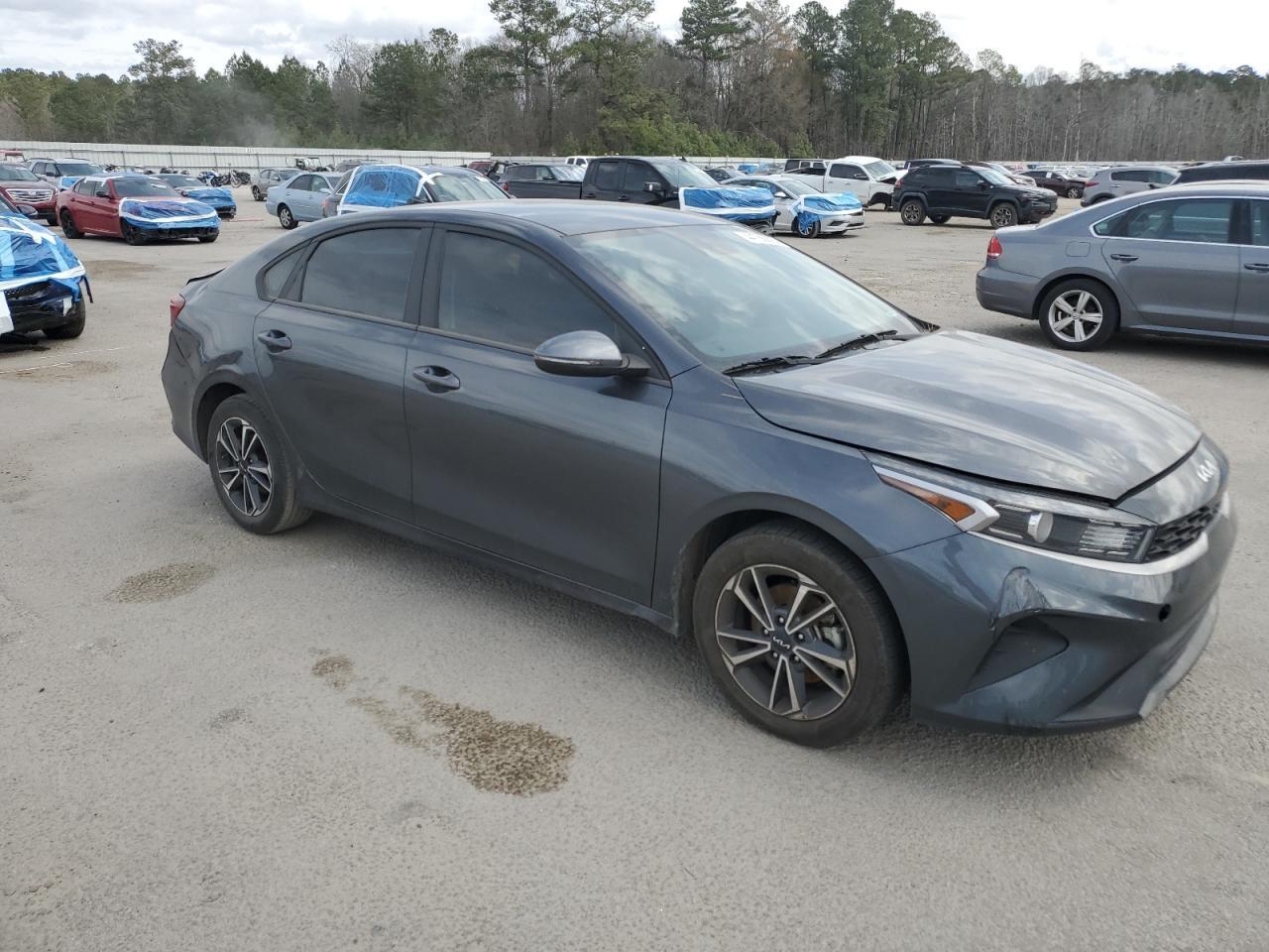 2022 Kia Forte Fe - Image 4