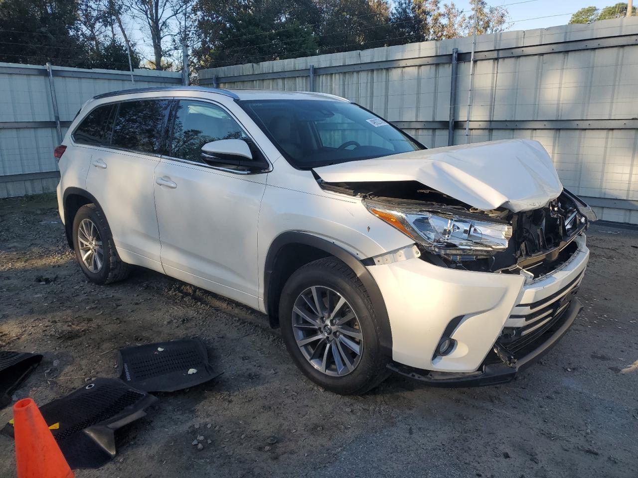 2018 Toyota Highlander Se - Фото 4