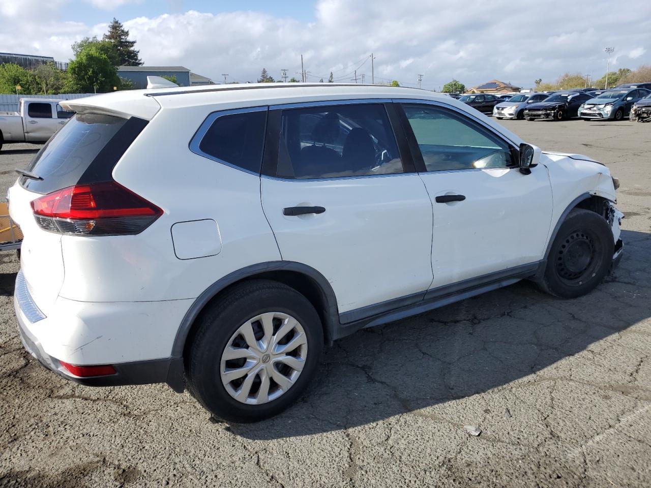 2018 Nissan Rogue S - Фото 3