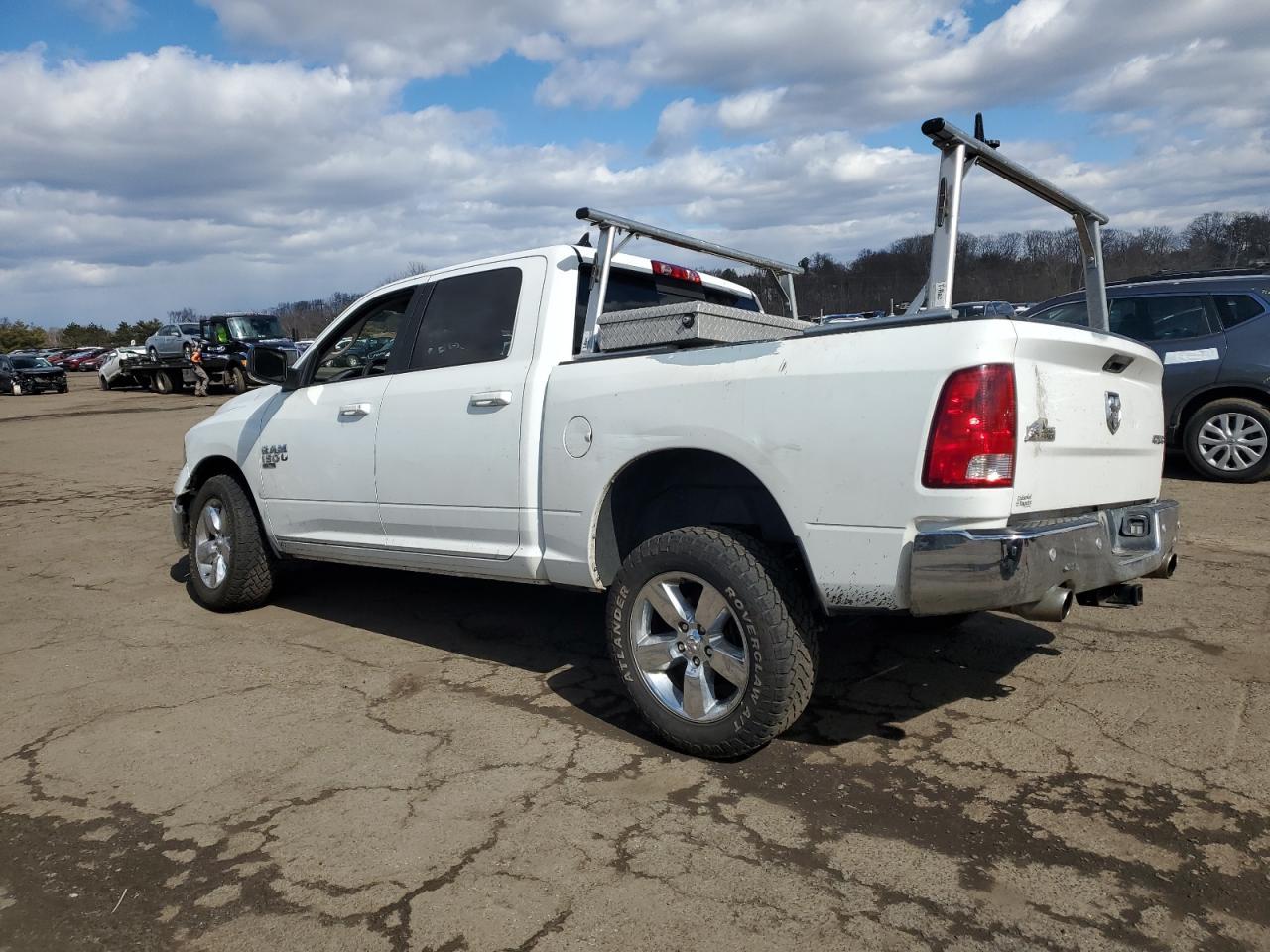 2019 Ram 1500 Classic Slt - Фото 2