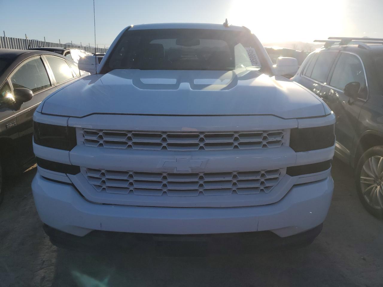 2018 Chevrolet Silverado K1500 - Фото 5