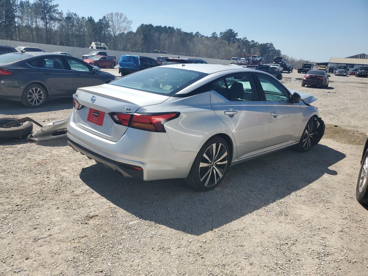 2019 Nissan Altima Sr - Фото 3