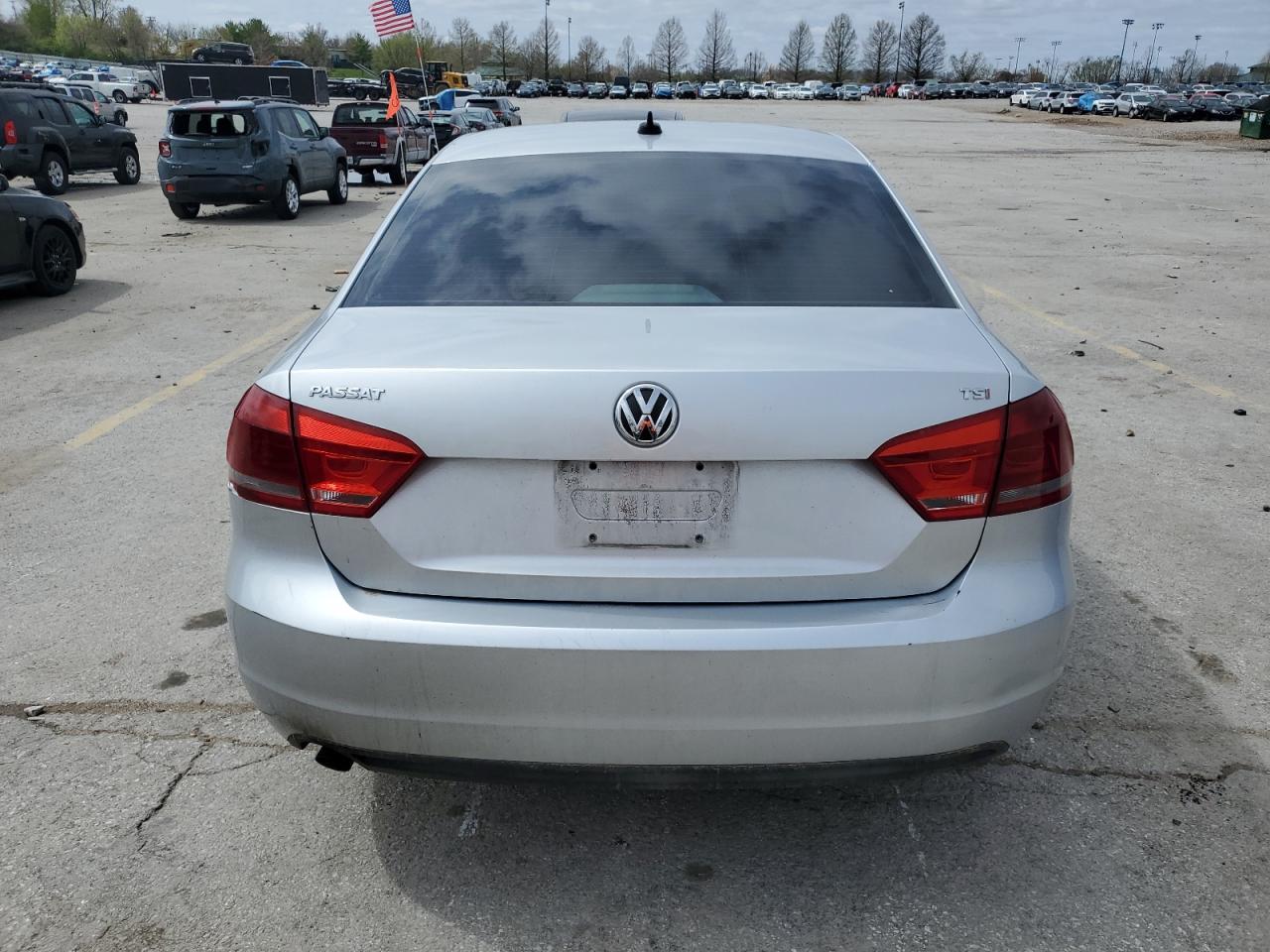 2014 Volkswagen Passat S - Image 6