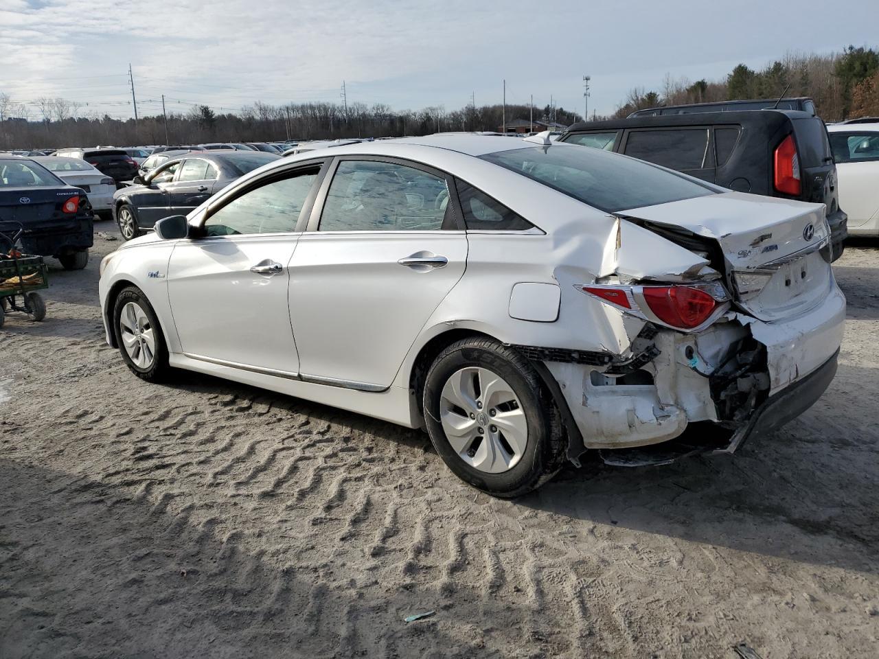 2013 Hyundai Sonata Hybrid - Image 2