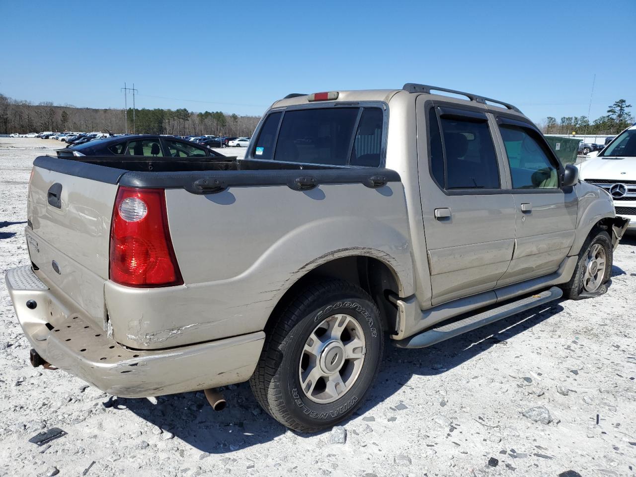 2004 Ford Explorer Sport Trac - Фото 3