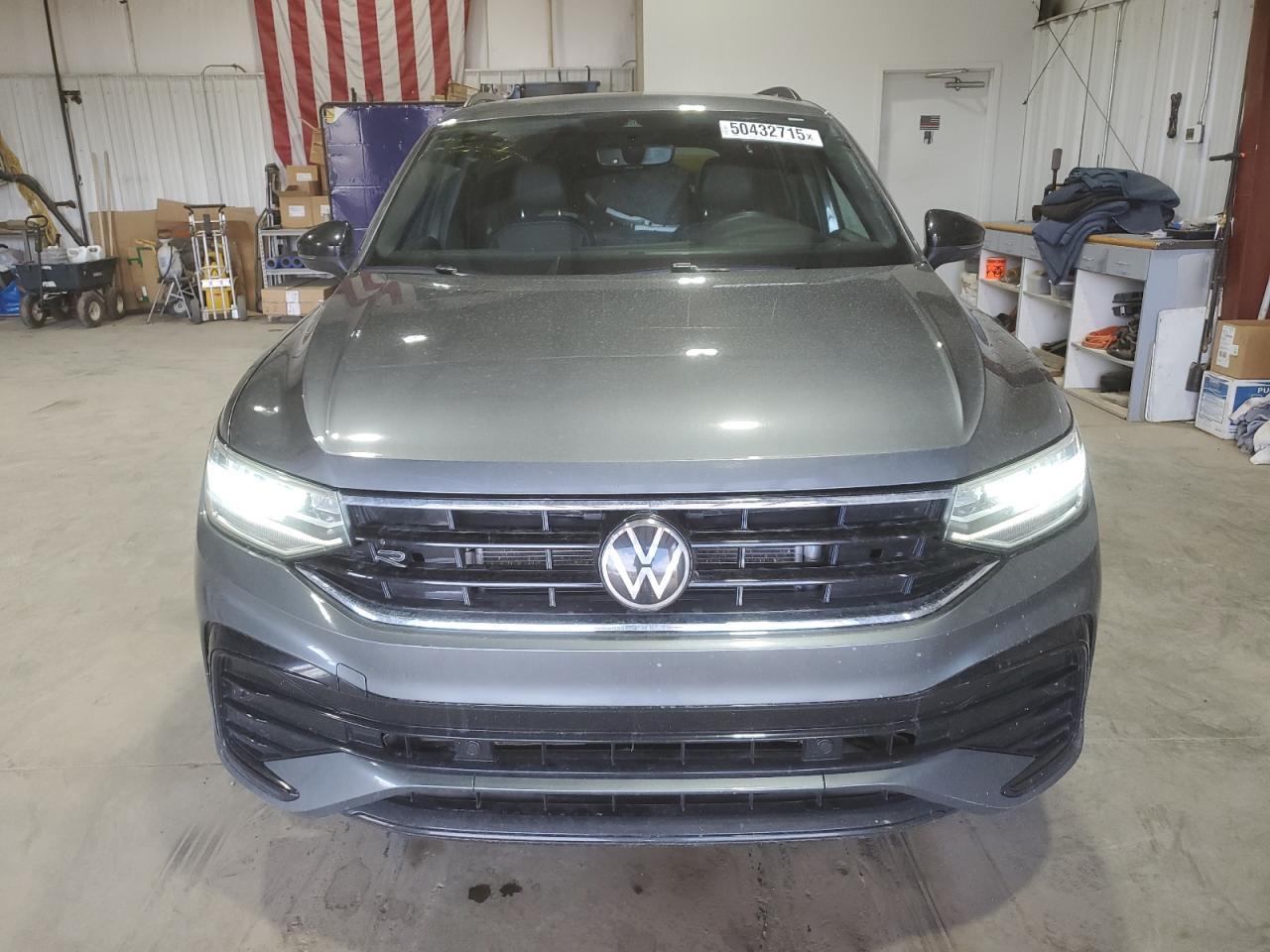 2022 Volkswagen Tiguan Se R-Line Black - Image 5