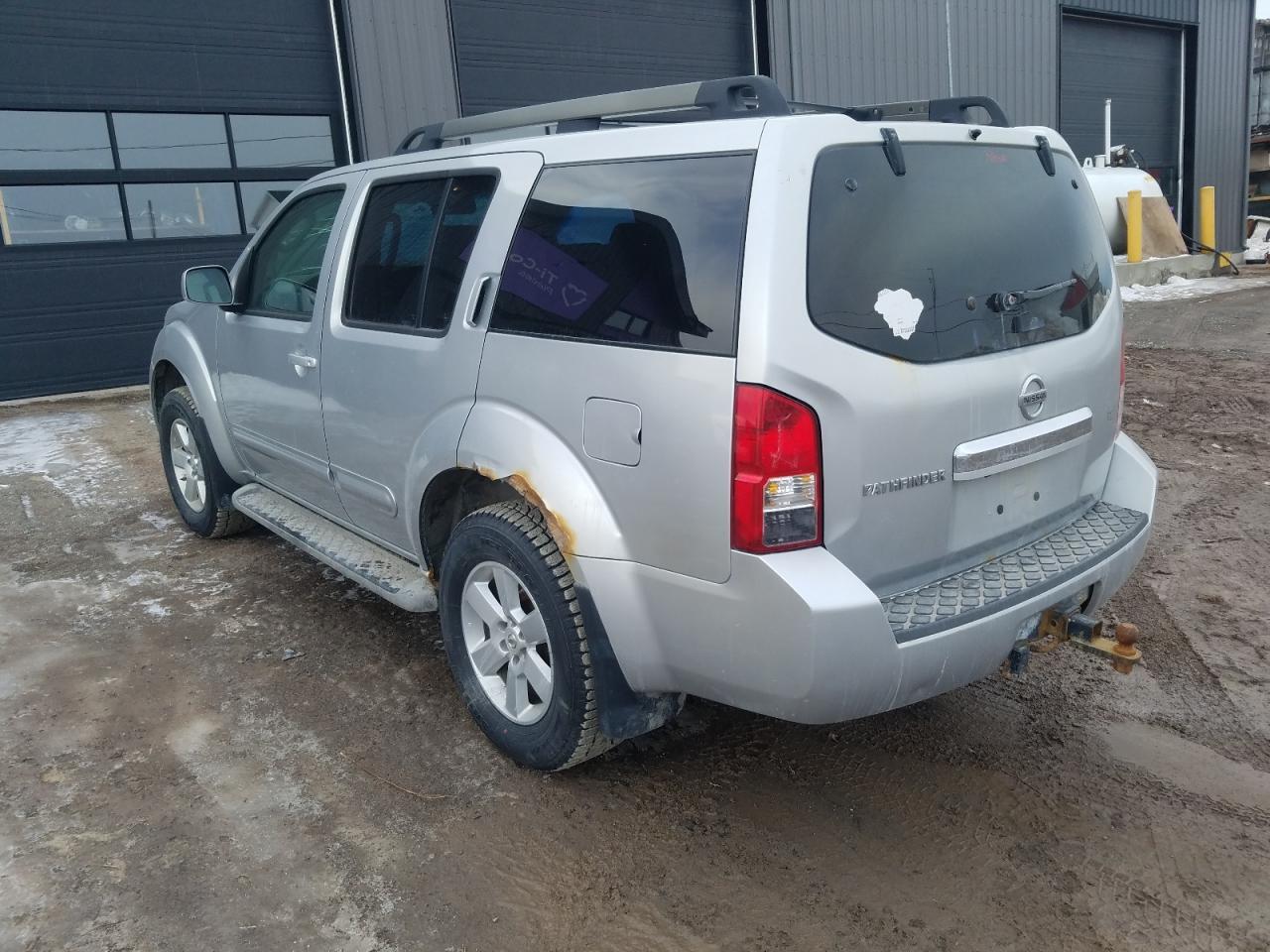 2010 Nissan Pathfinder S - Фото 2