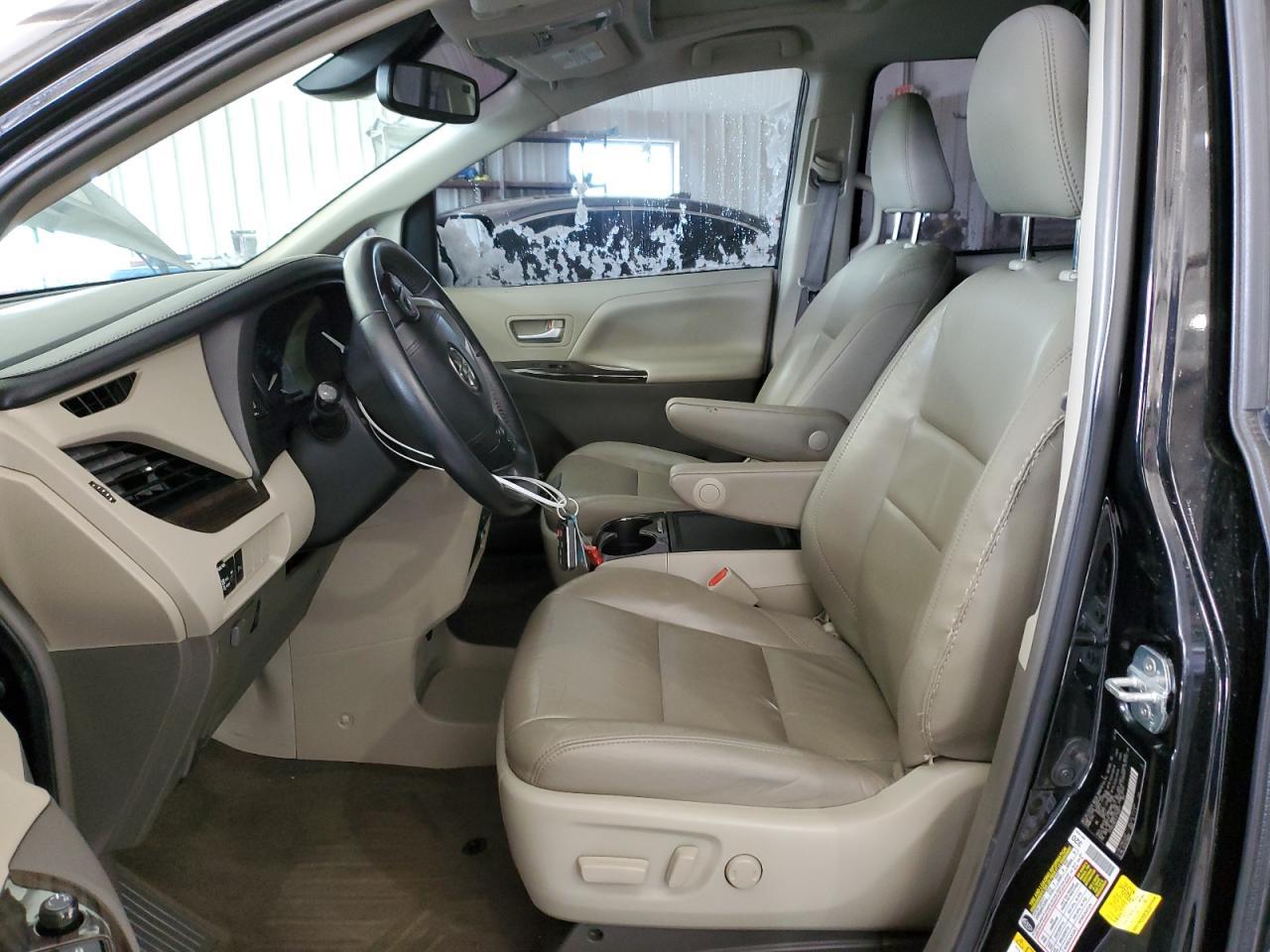 2018 Toyota Sienna Xle - Image 7