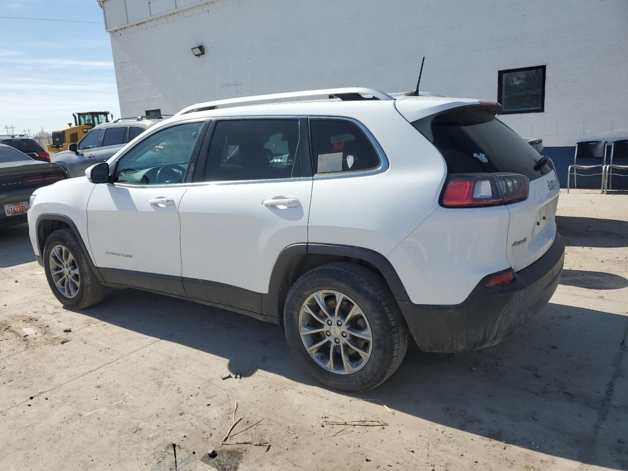 2019 Jeep Cherokee Latitude Plus - Image 2