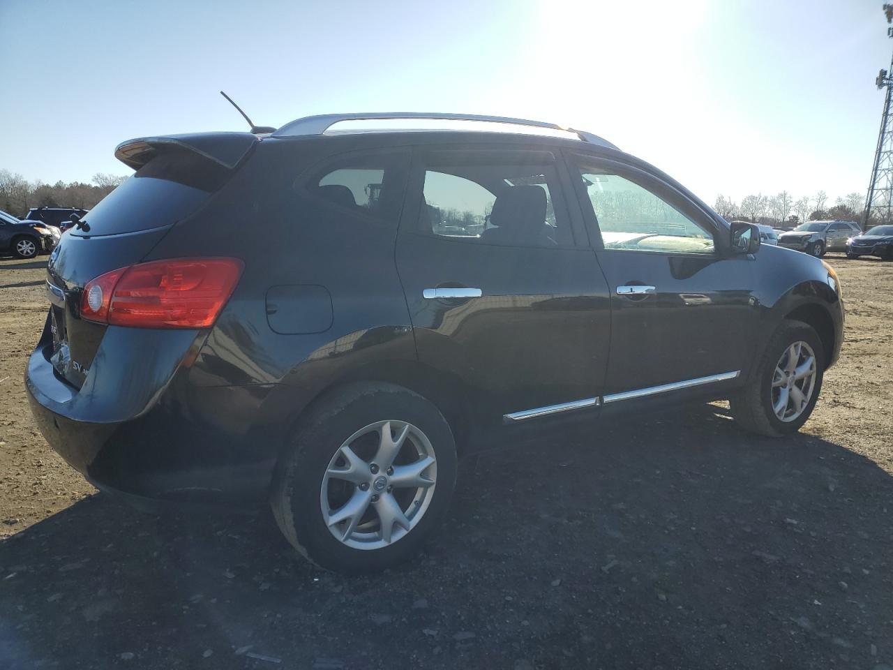 2011 Nissan Rogue S - Image 3