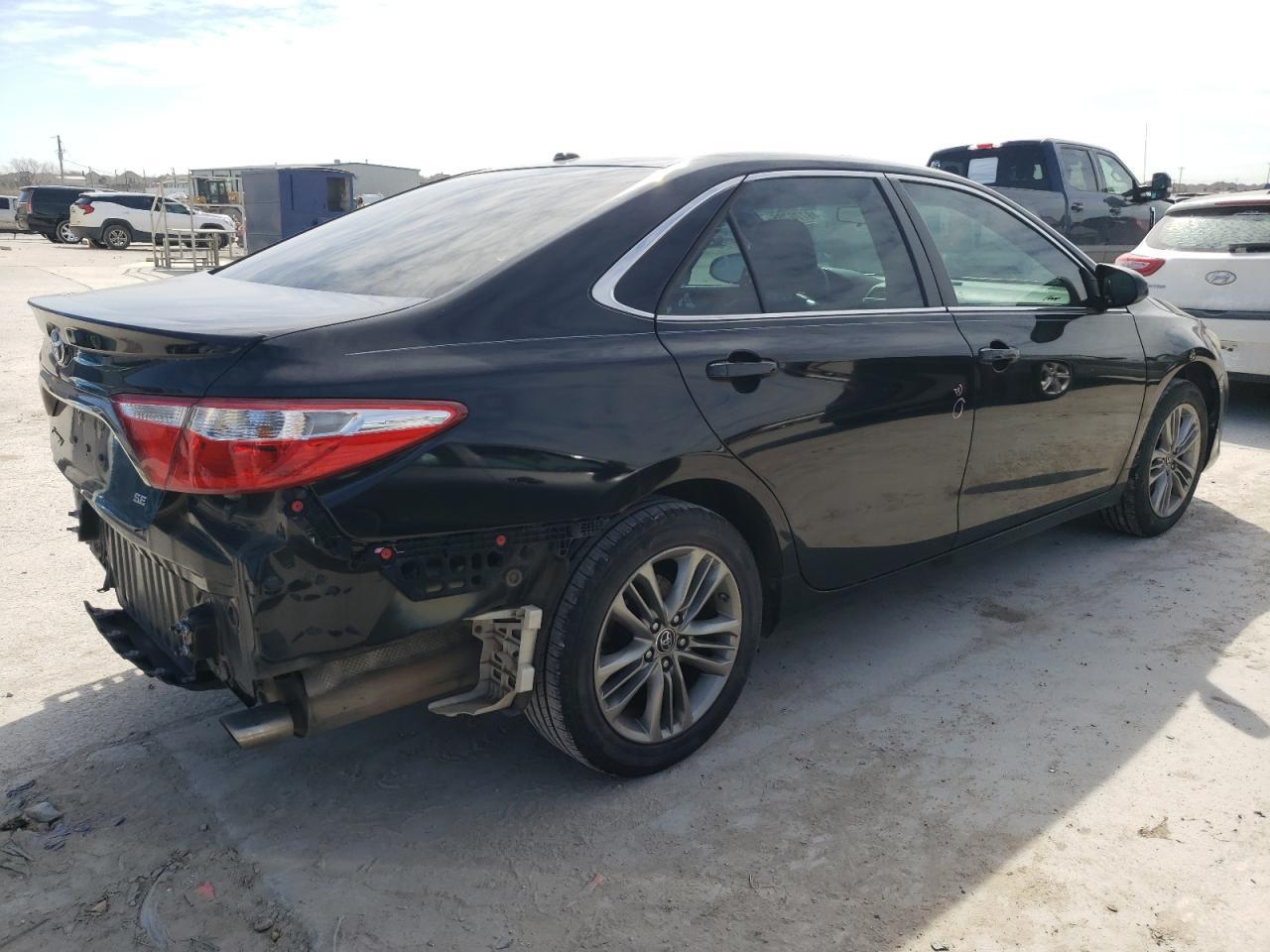 2016 Toyota Camry Le - Image 3