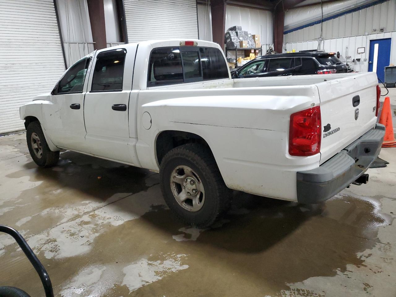 2005 Dodge Dakota Quad - Image 2