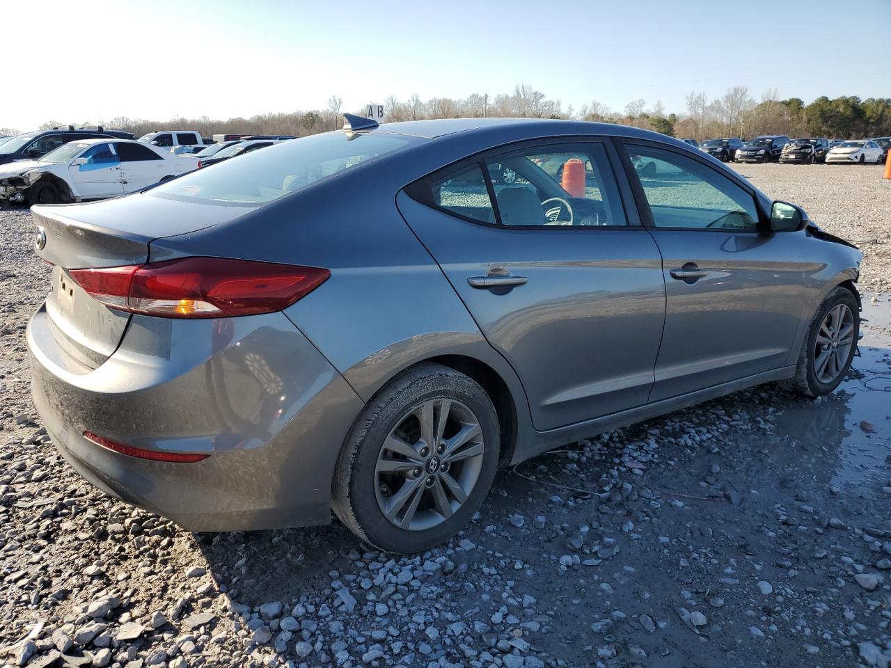 2018 Hyundai Elantra Sel - Фото 3