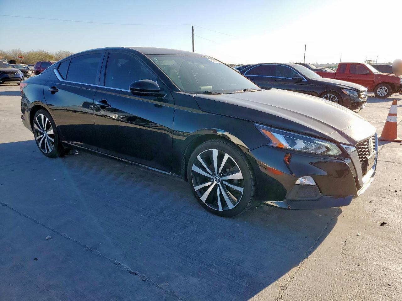 2019 Nissan Altima Sr - Image 4