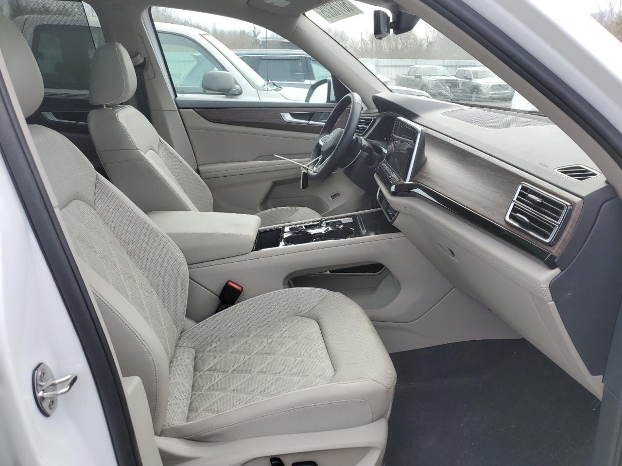 2024 Volkswagen Atlas Sel Premium R-Line - Image 7