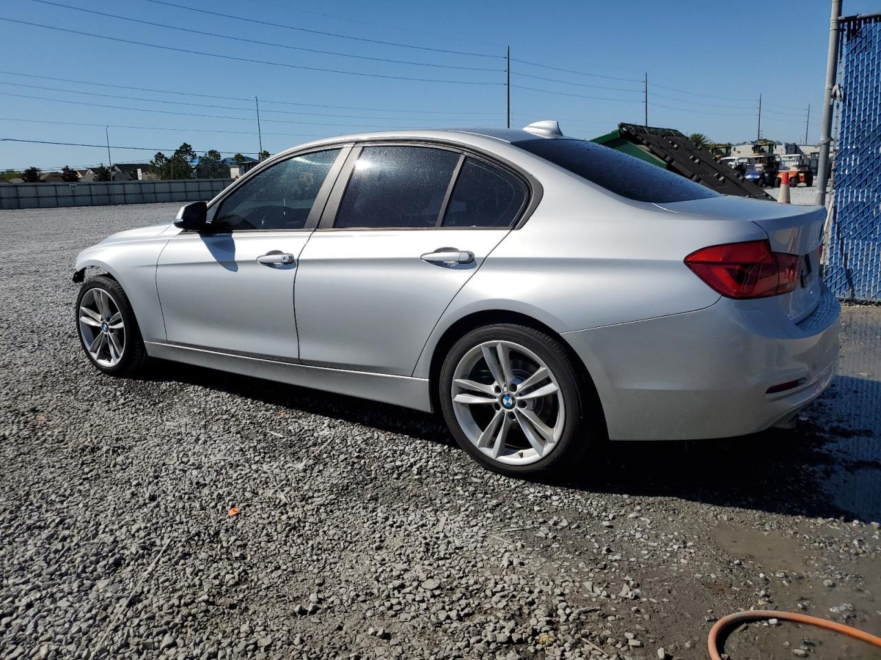 2016 BMW 320 I - Image 2
