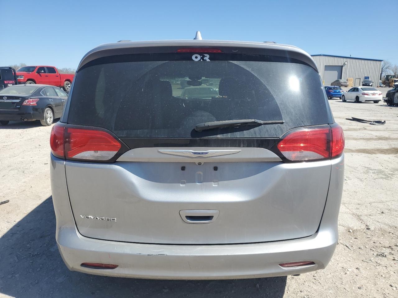 2020 Chrysler Voyager Lxi - Фото 6
