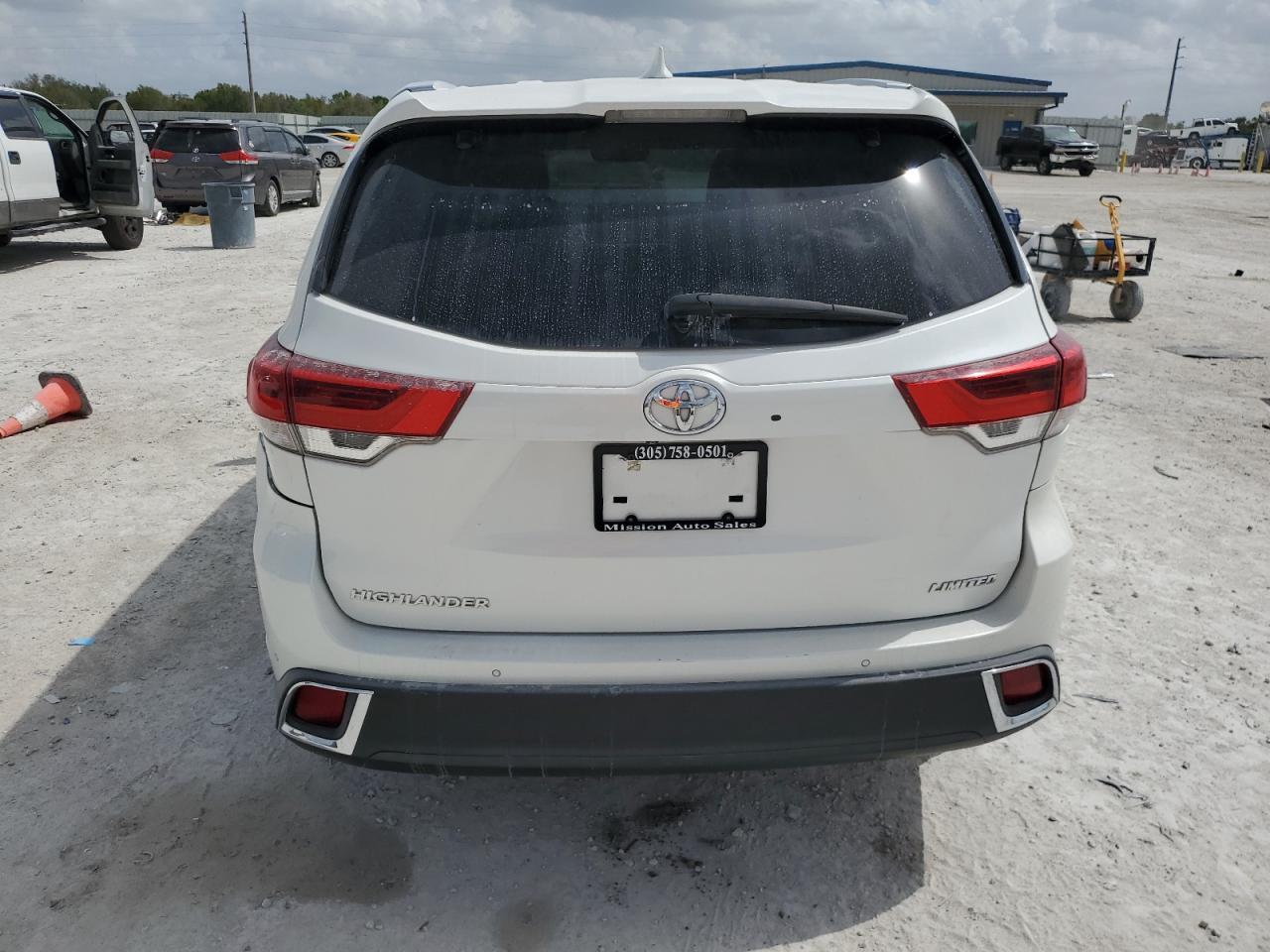 2017 Toyota Highlander Limited - Фото 6