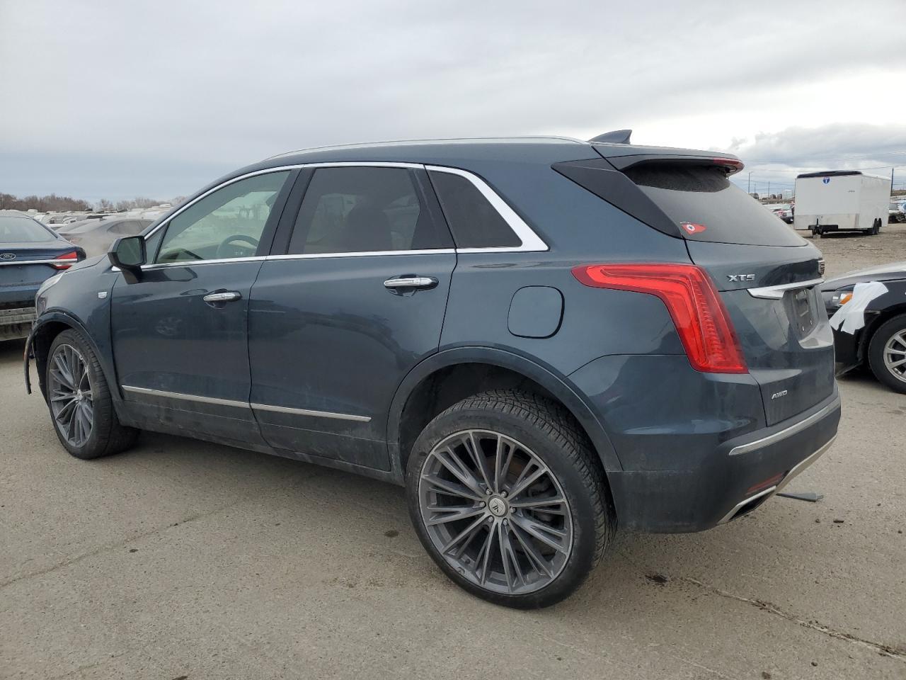 2019 Cadillac Xt5 Platinum - Фото 2