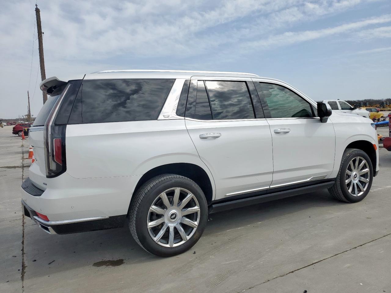 2021 Cadillac Escalade Premium Luxury Platinum - Image 3