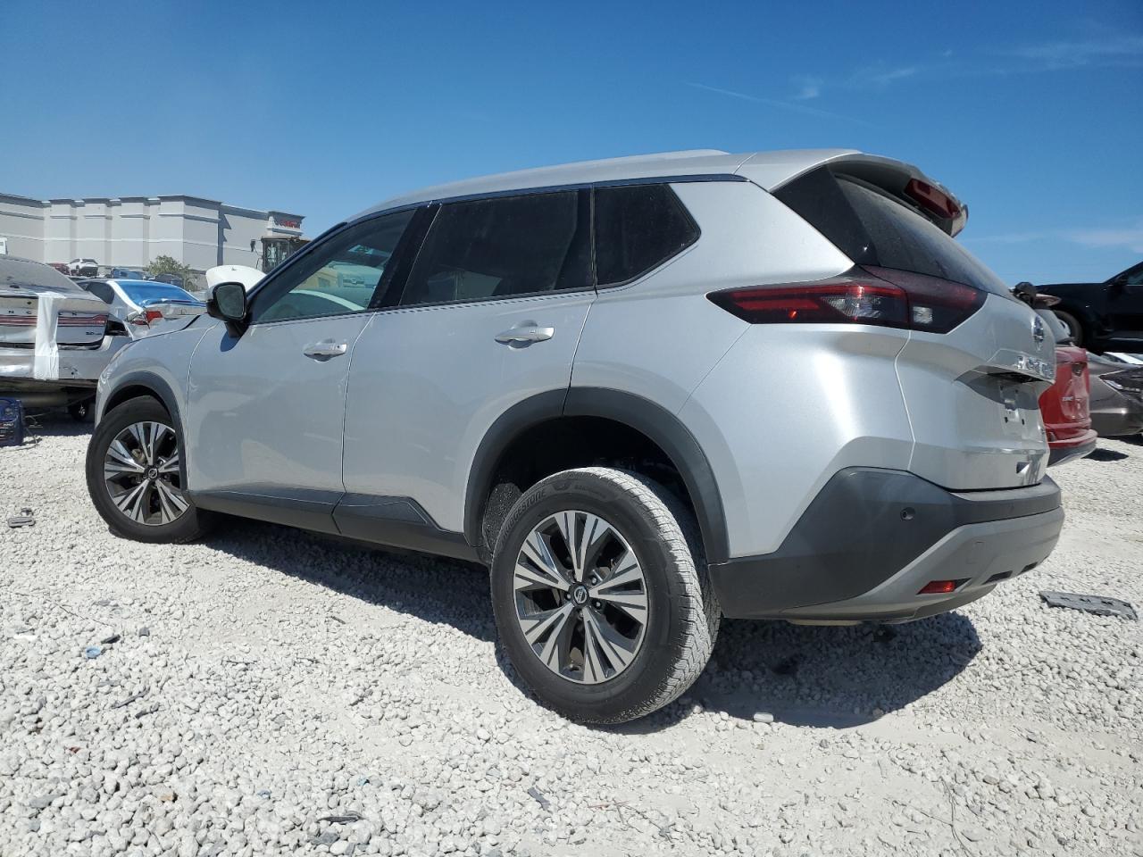 2021 Nissan Rogue Sv - Image 2