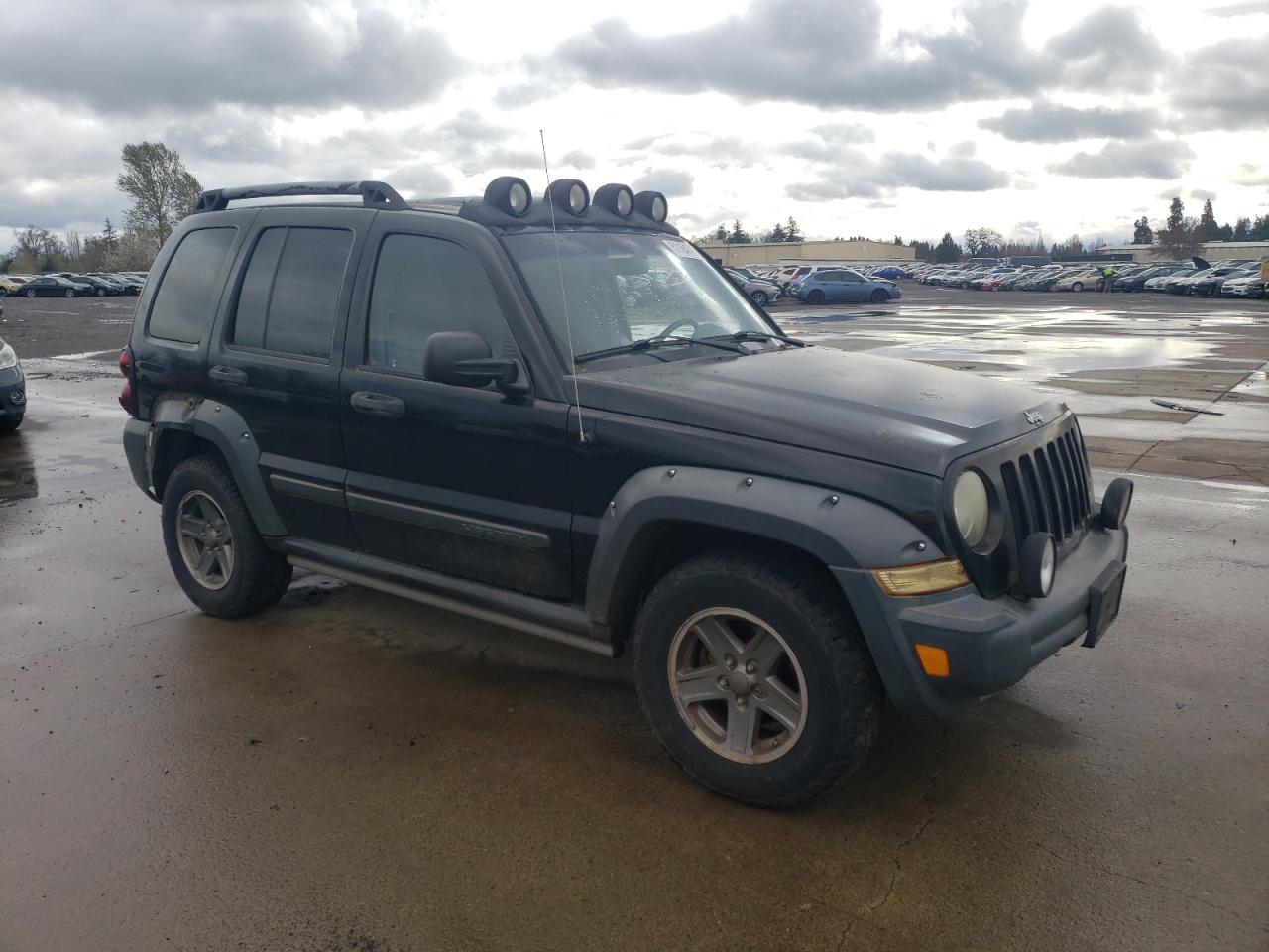 2005 Jeep Liberty Renegade - Фото 4