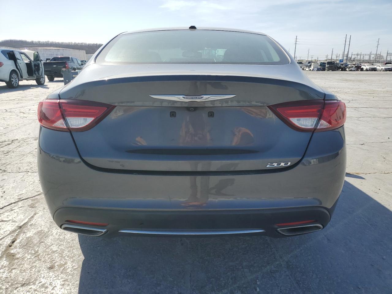 2015 Chrysler 200 Limited - Фото 6