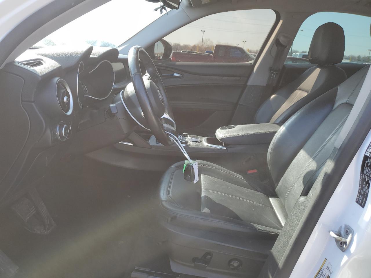 2020 Alfa Romeo Stelvio - Image 7