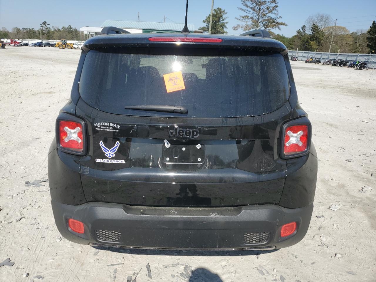 2017 Jeep Renegade Latitude - Image 6