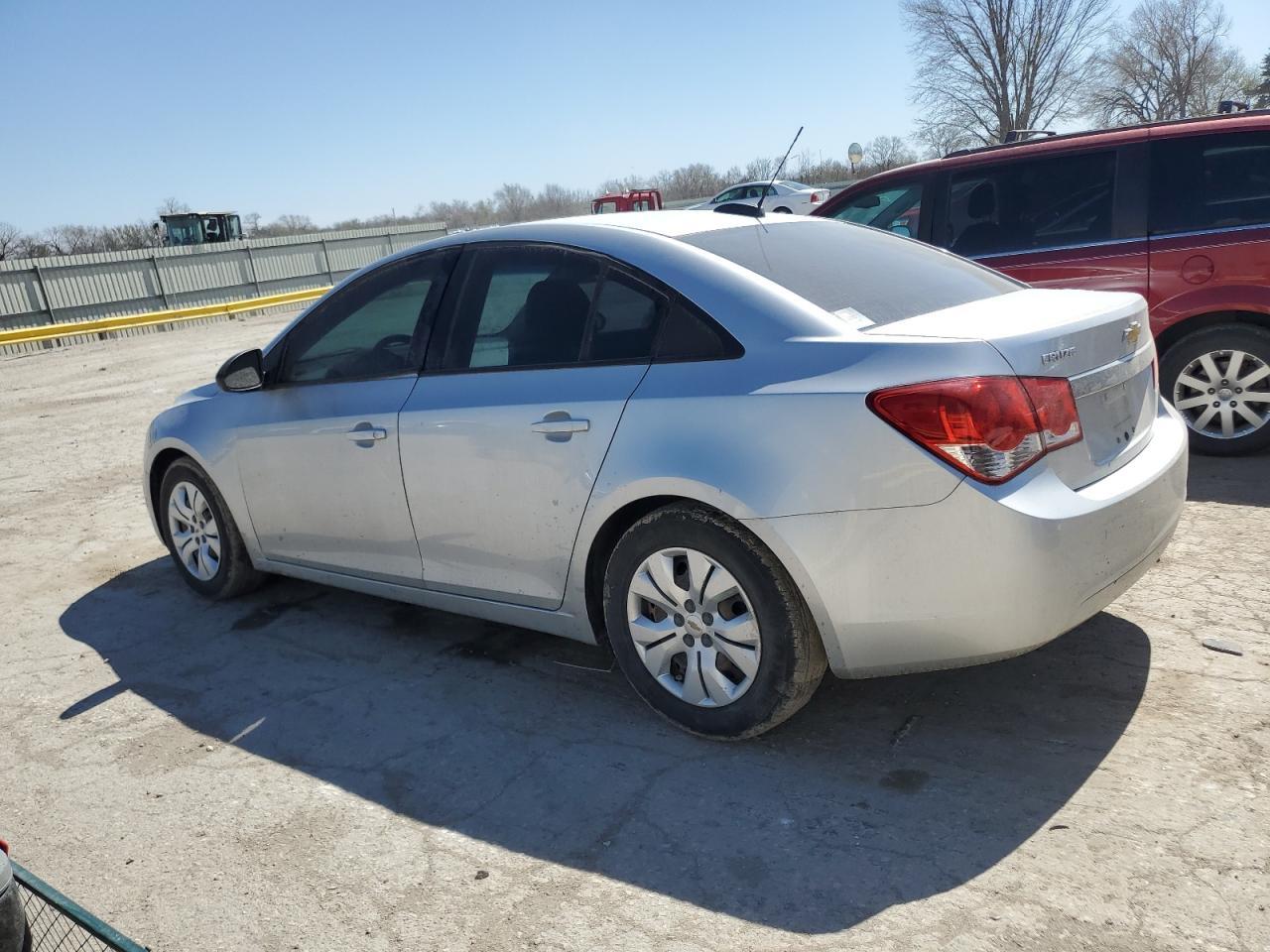 2015 Chevrolet Cruze Ls - Фото 2