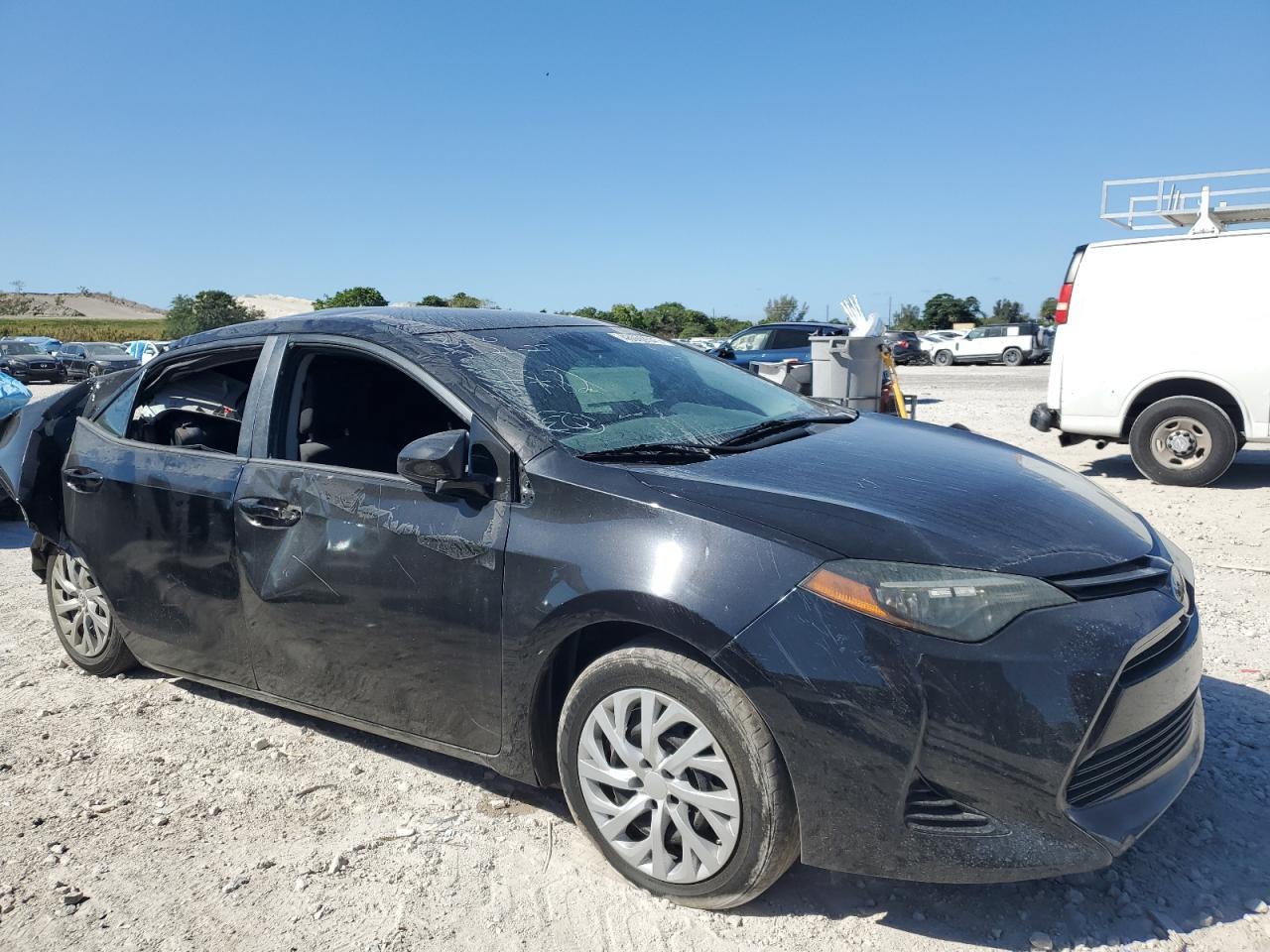 2019 Toyota Corolla L - Image 4
