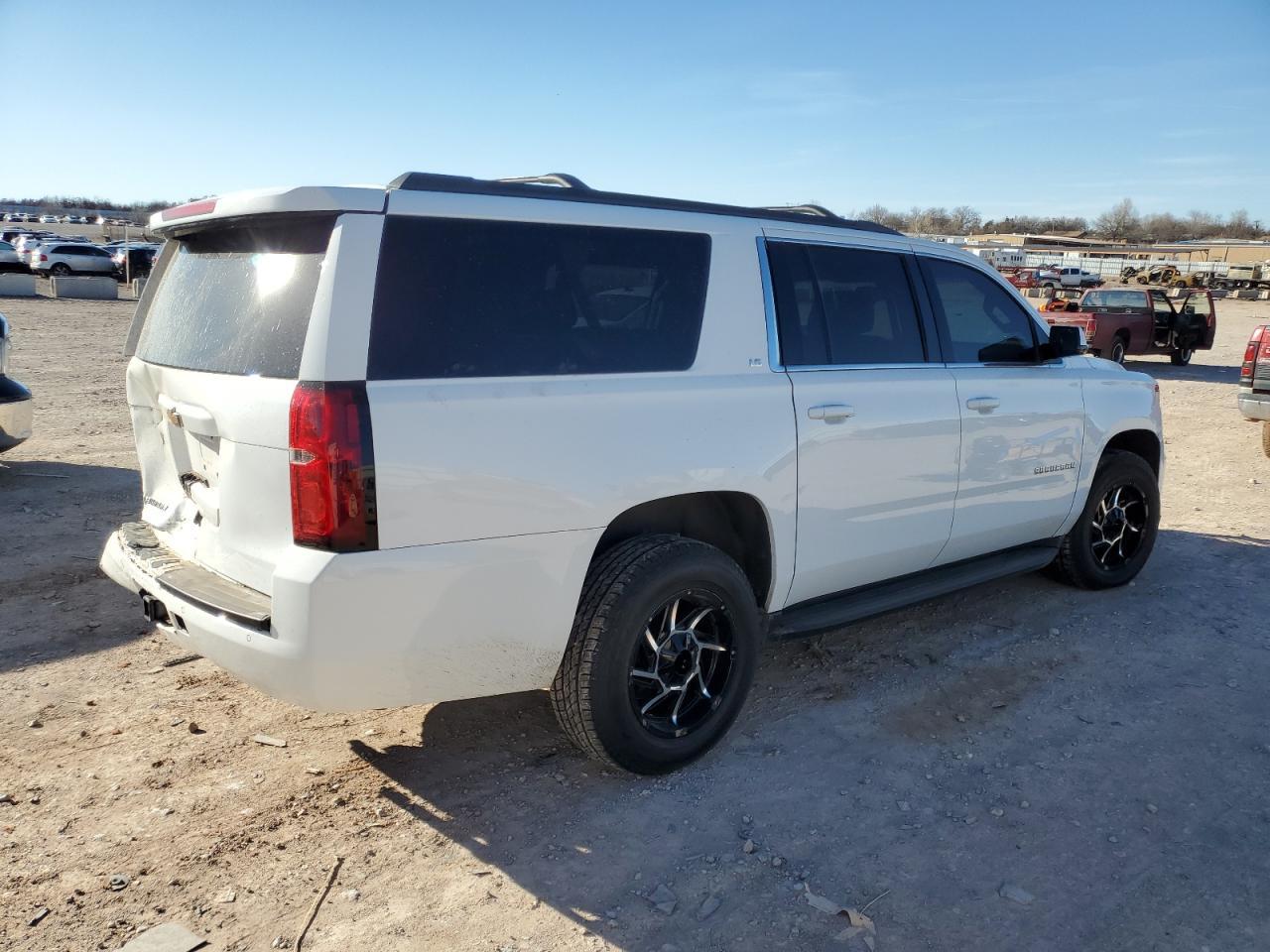 2016 Chevrolet Suburban K1500 Ls - Image 3