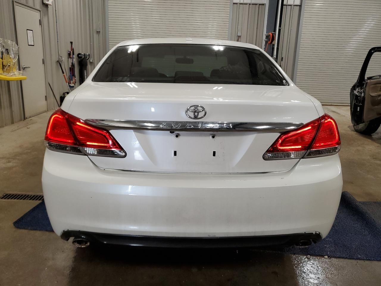 2012 Toyota Avalon Base - Фото 6