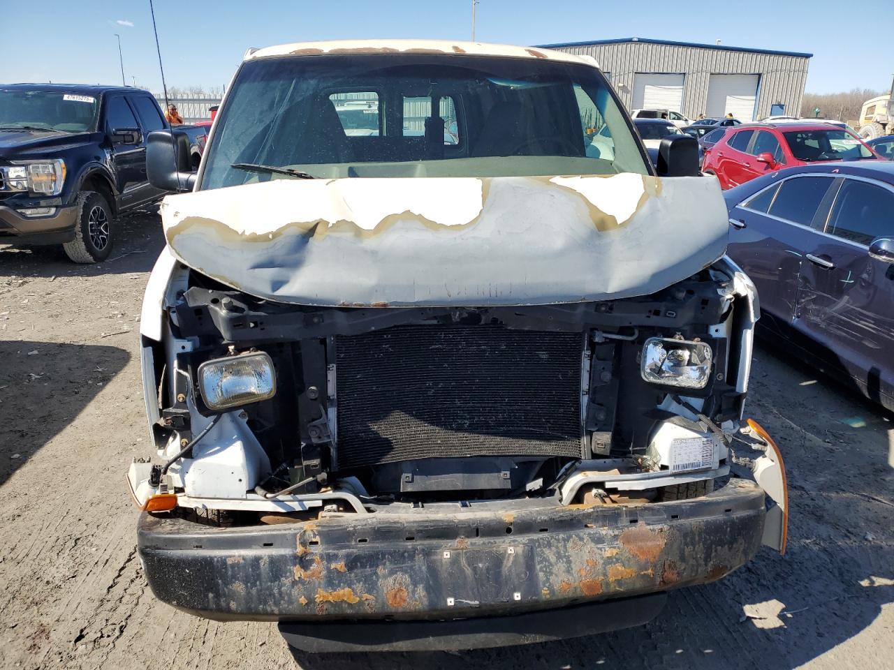 2008 Chevrolet Express G1500 - Image 5