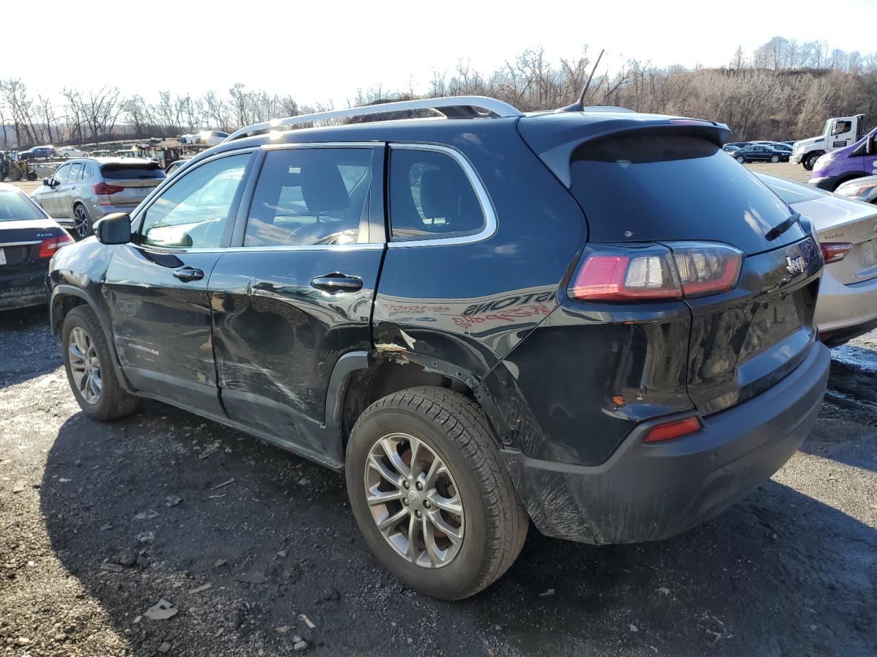 2019 Jeep Cherokee Latitude Plus - Фото 2