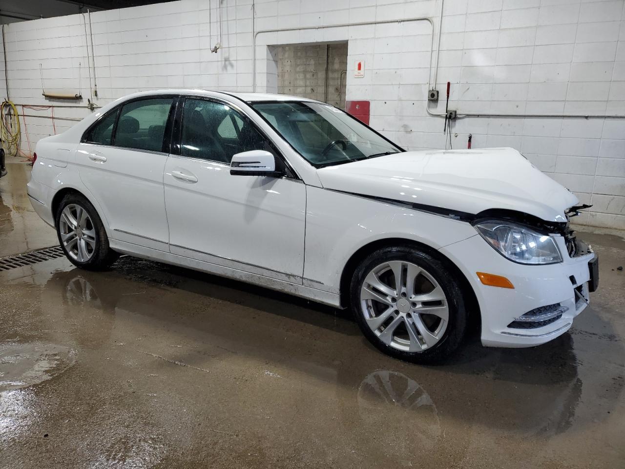 2013 Mercedes-Benz C 300 4Matic - Фото 4