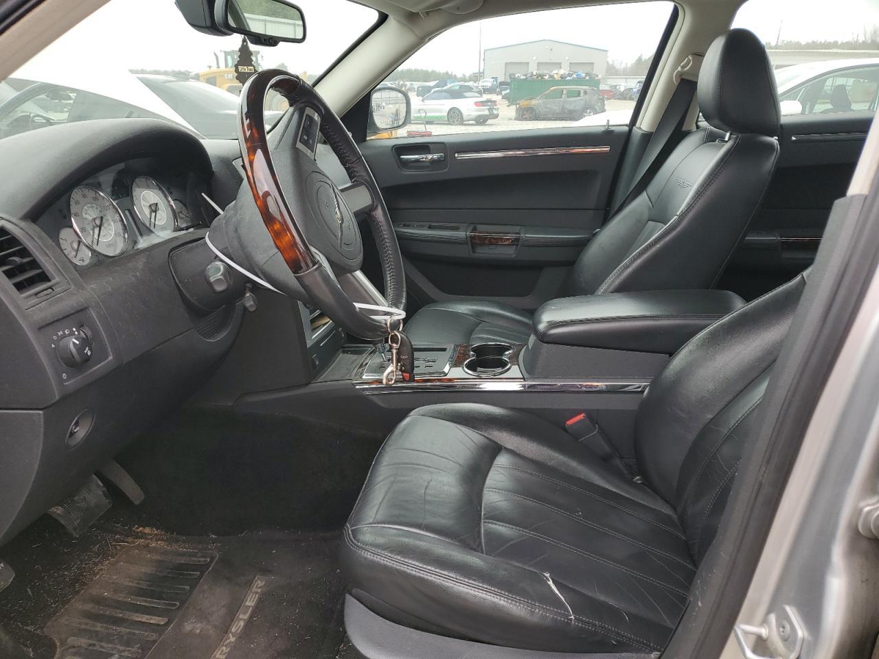 2008 Chrysler 300C - Image 7